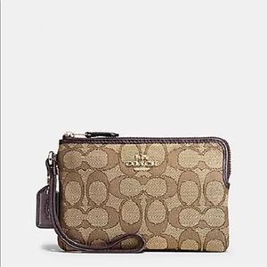 💕COACH Signature C Fabric Khaki/Brown Wristlet💕